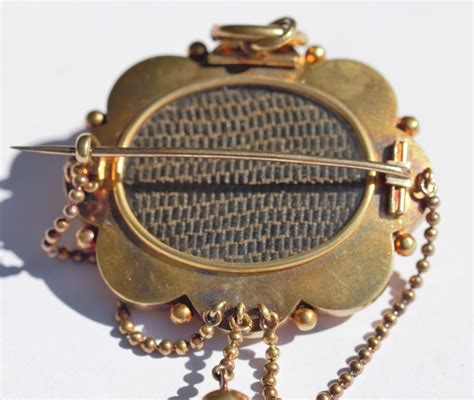 dating vintage brooch clasps